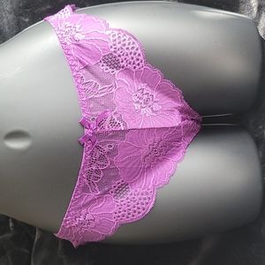 Ksclassyass, large, lace, flower detail, curve,